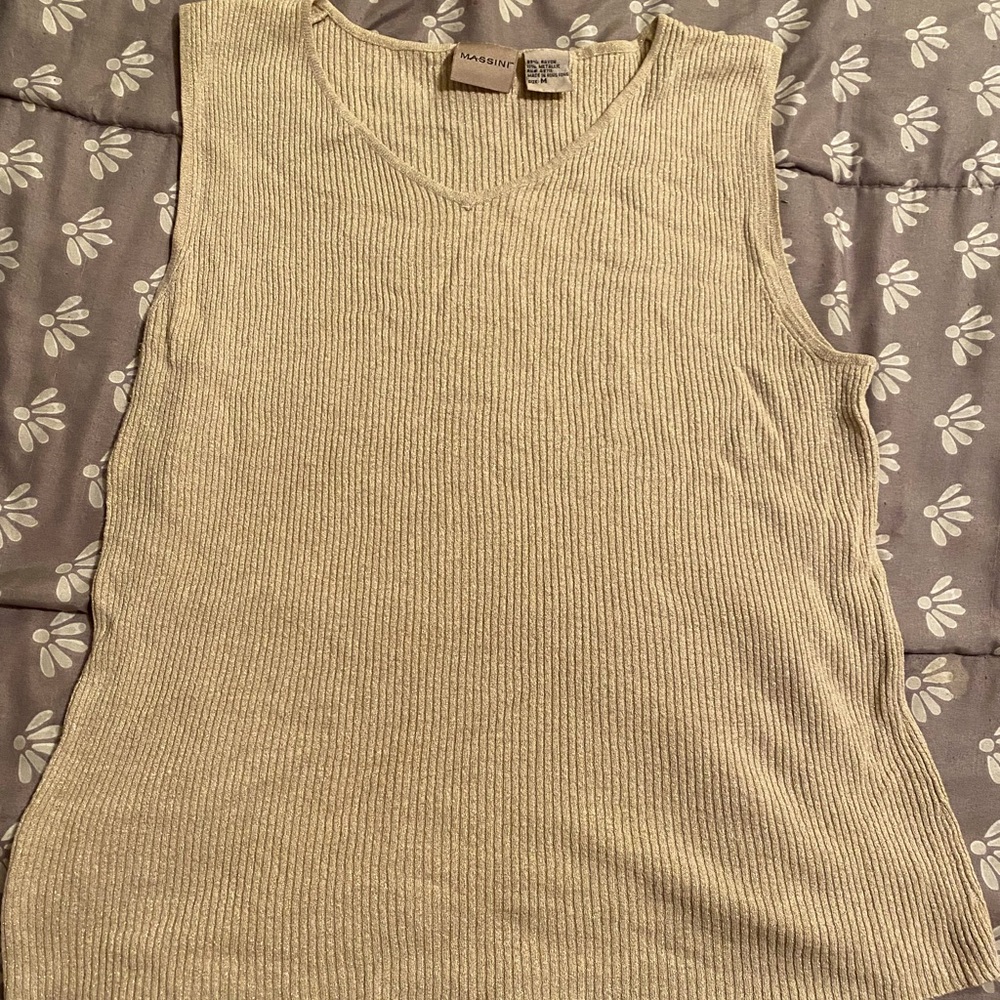 Massini M V-Neck beige tank top with gold glitter throughout EUC
